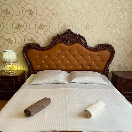 Guest House Levan II Dadiani Zugdidi Ngoại thất bức ảnh