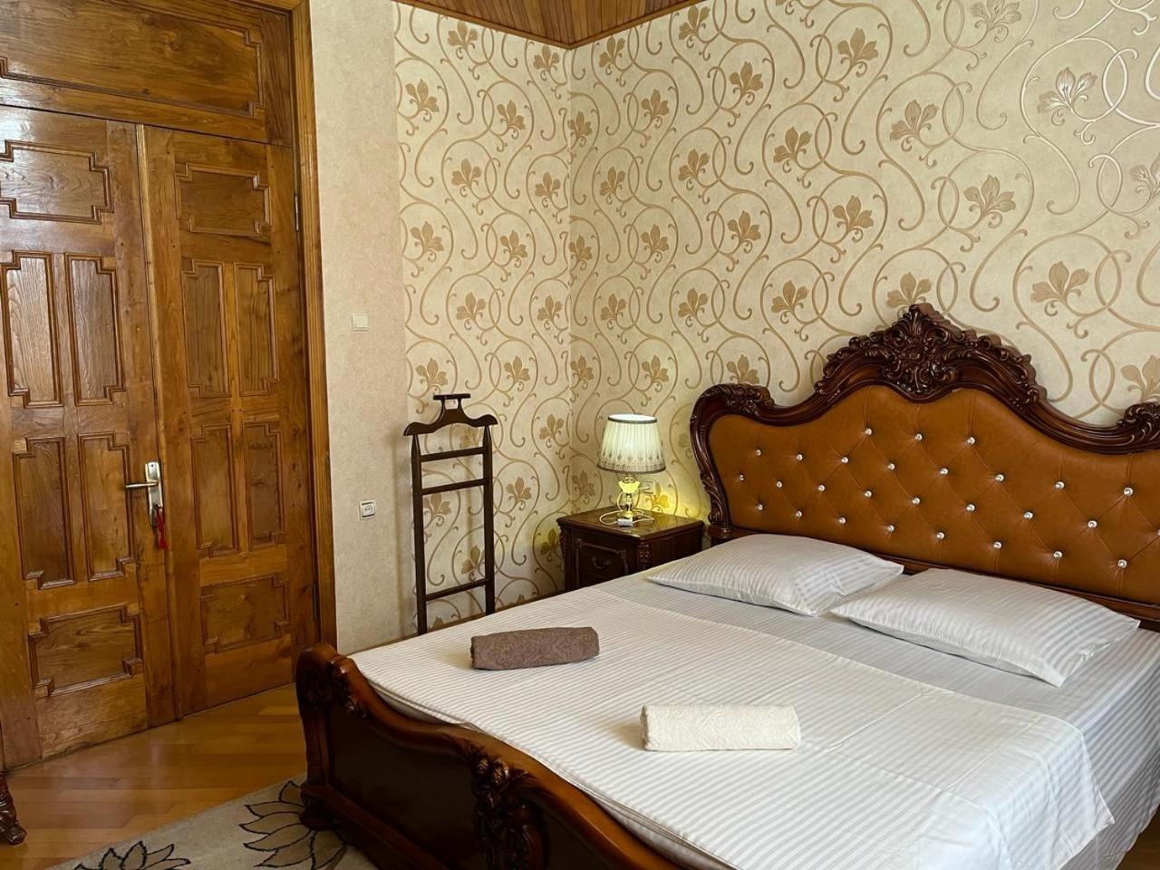 Guest House Levan II Dadiani Zugdidi Ngoại thất bức ảnh