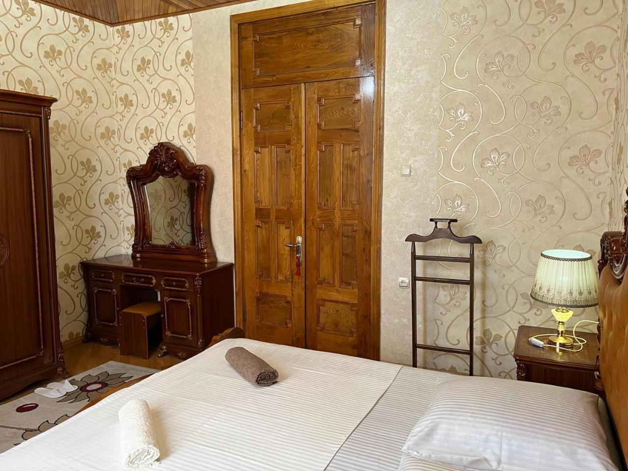 Guest House Levan II Dadiani Zugdidi Ngoại thất bức ảnh