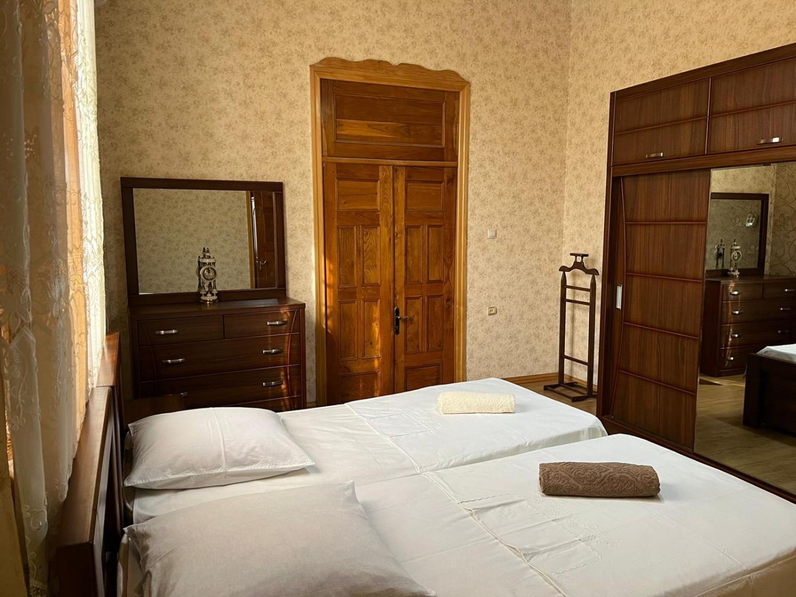 Guest House Levan II Dadiani Zugdidi Ngoại thất bức ảnh