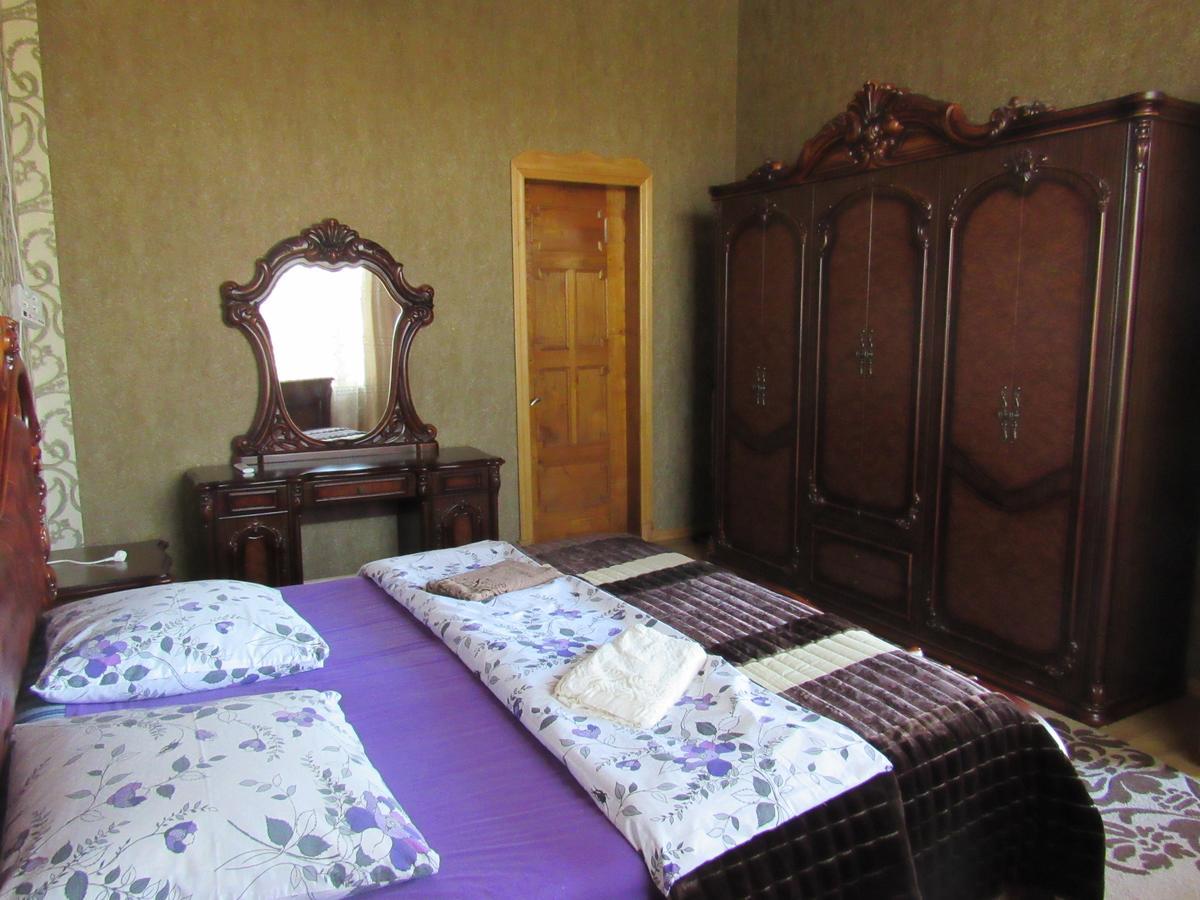 Guest House Levan II Dadiani Zugdidi Ngoại thất bức ảnh